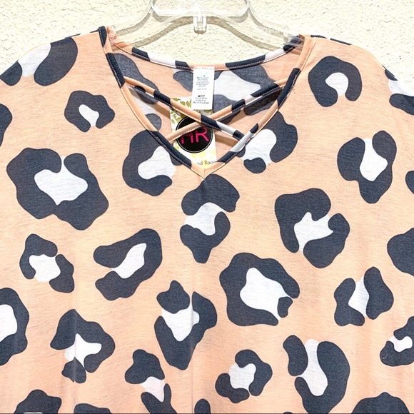 Plus Size Peach Animal Prints Tops (NWT) - Picture 3 of 8